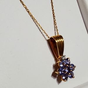 14K Gold Flower Pendant Necklace